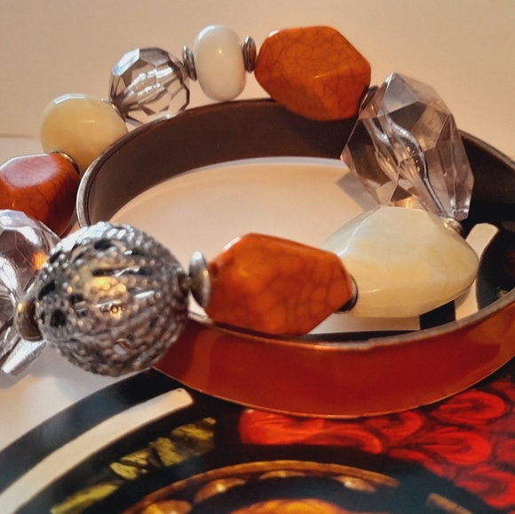 Set Of 2 Bracelets One Bangel One Stretchy - Picture 4 of 8